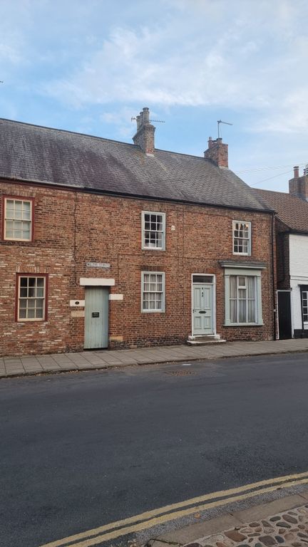 Property photo 1 of 11 Road Front