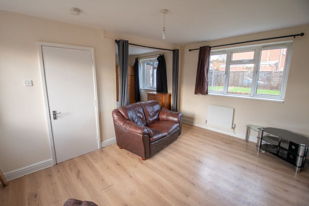 Property photo 3 of 9 Picture No. 96