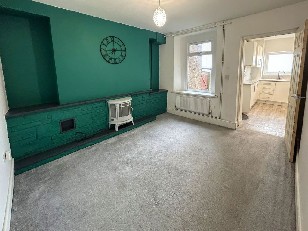 Property photo 3 of 23
