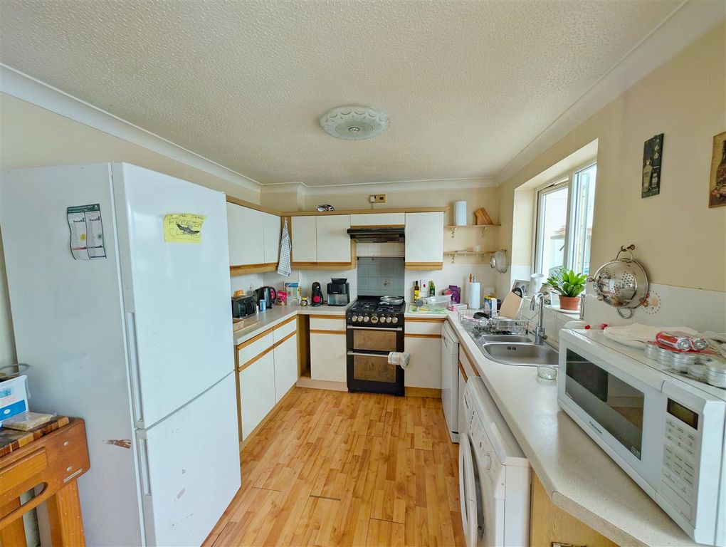 Property photo 2 of 15