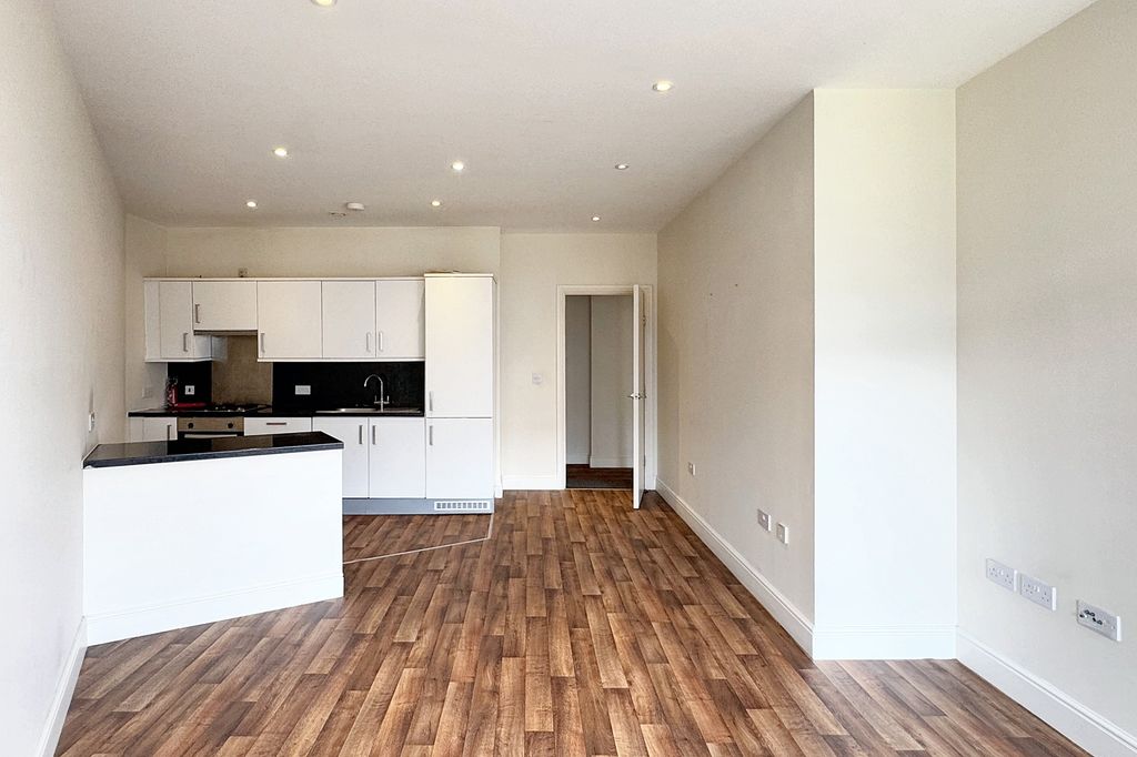 Property photo 3 of 10 Img_9618