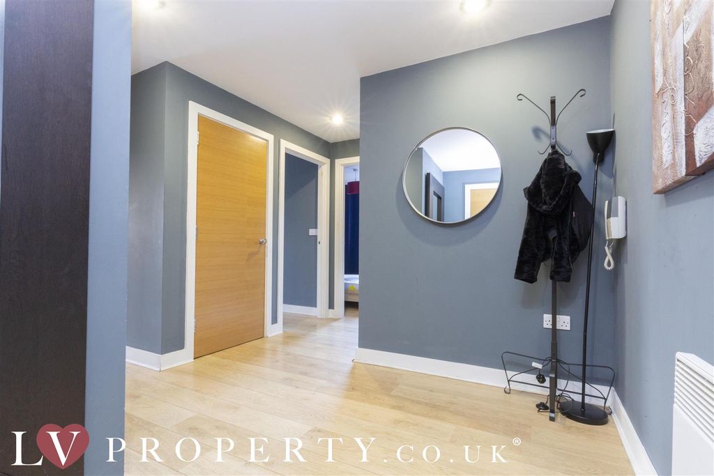 Property photo 3 of 16 N1.Jpg