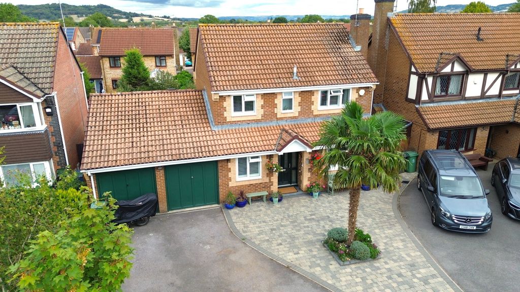 Property photo 1 of 24