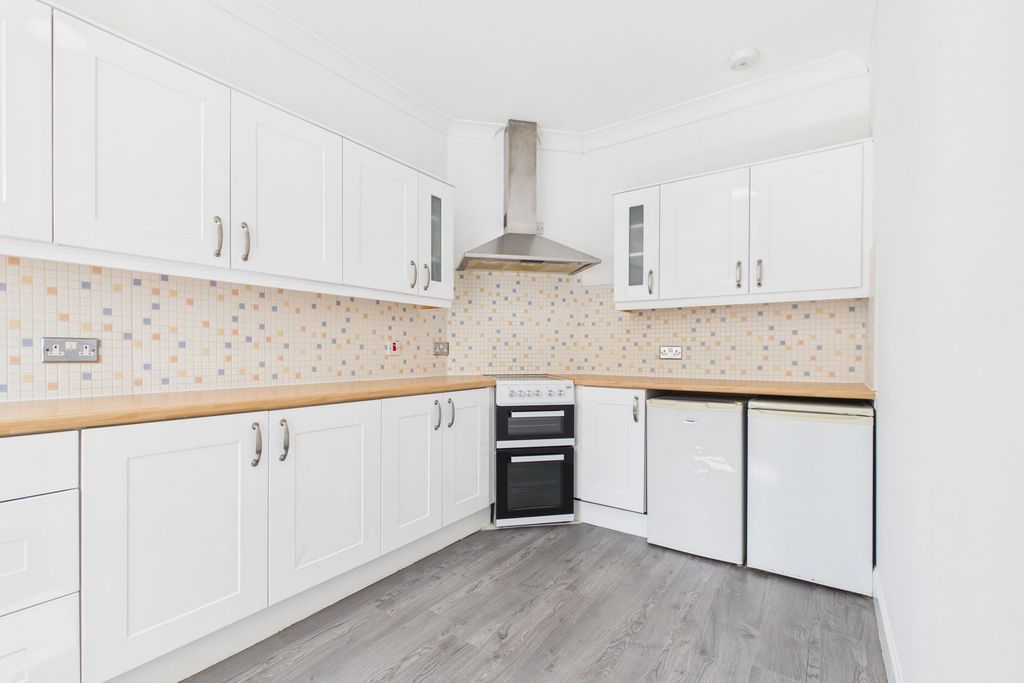 Property photo 3 of 13 Kitchen