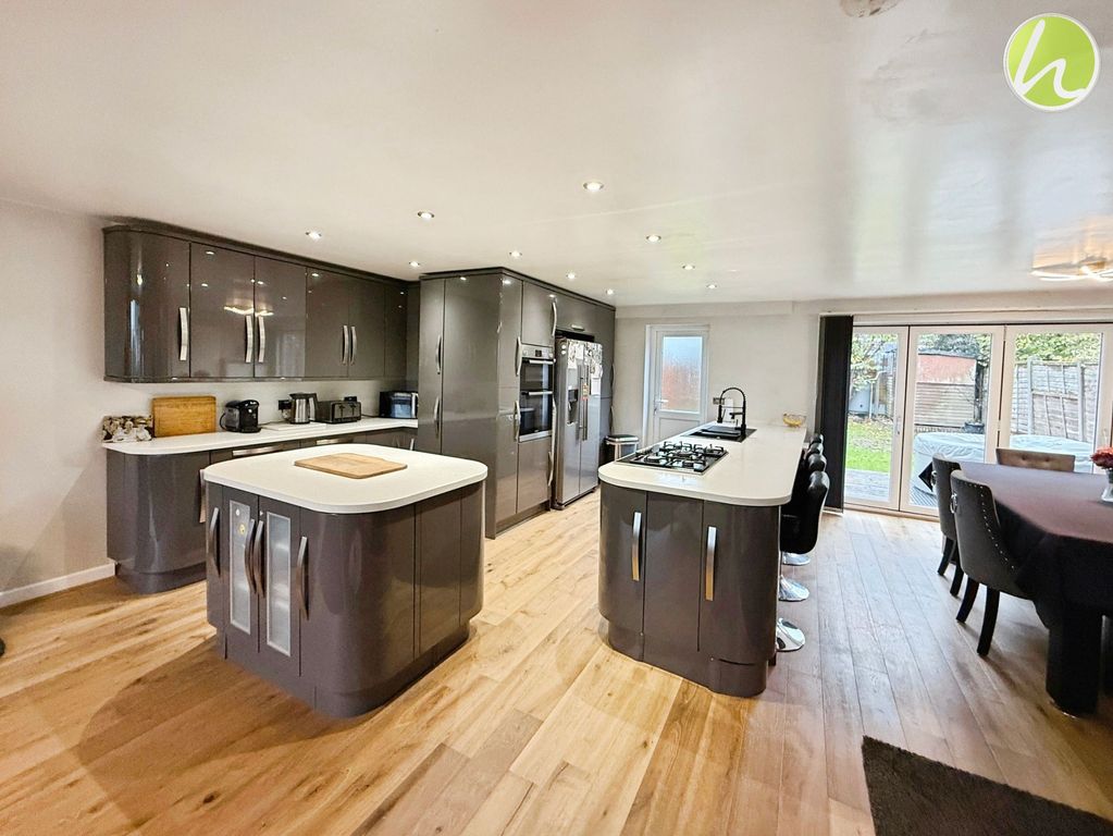 Property photo 3 of 26