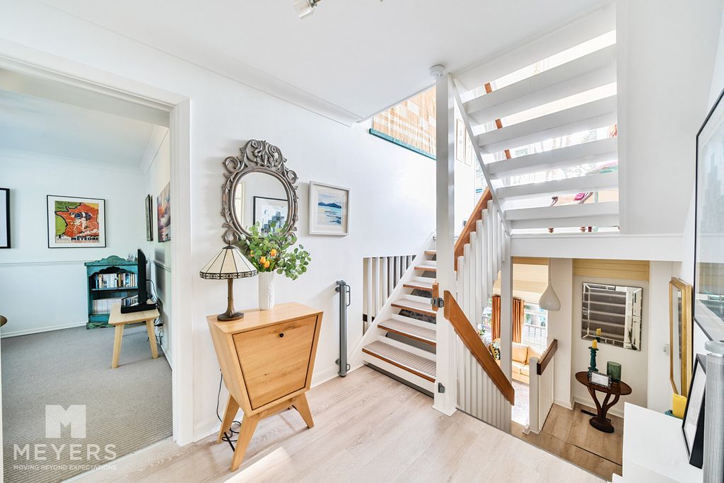 Property photo 3 of 23