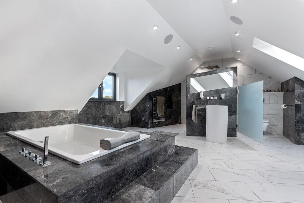 Property photo 3 of 49 49 The Village_Earswick 39_297.Jpg
