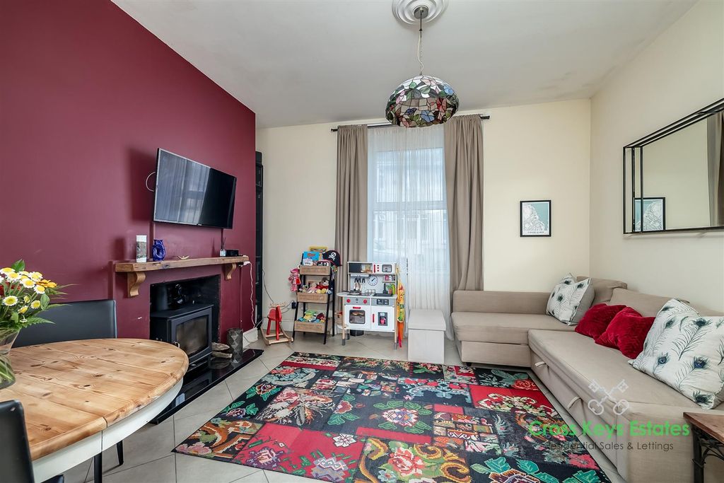 Property photo 2 of 43 Living Room