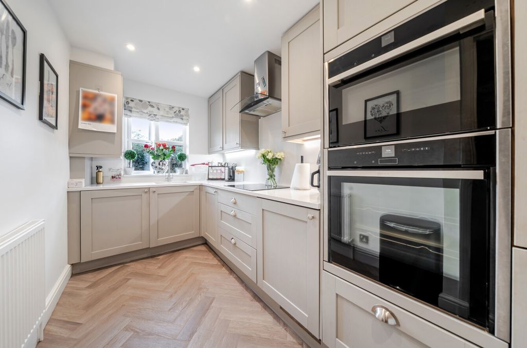 Property photo 2 of 20 1536136-2-6Ad64Ec...