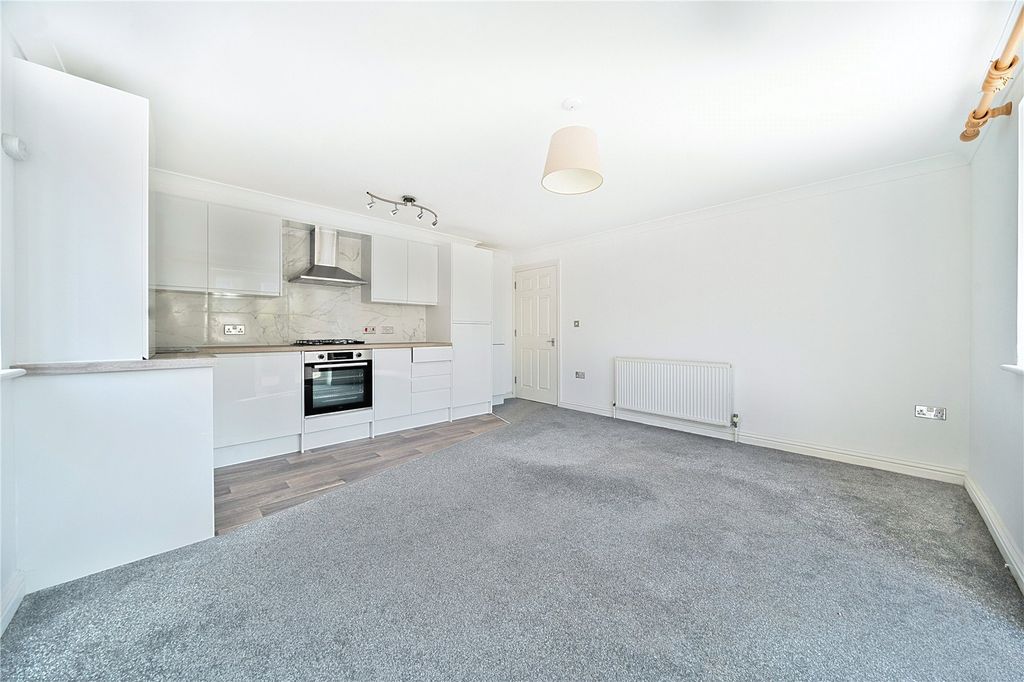 Property photo 2 of 11 Picture No. 21