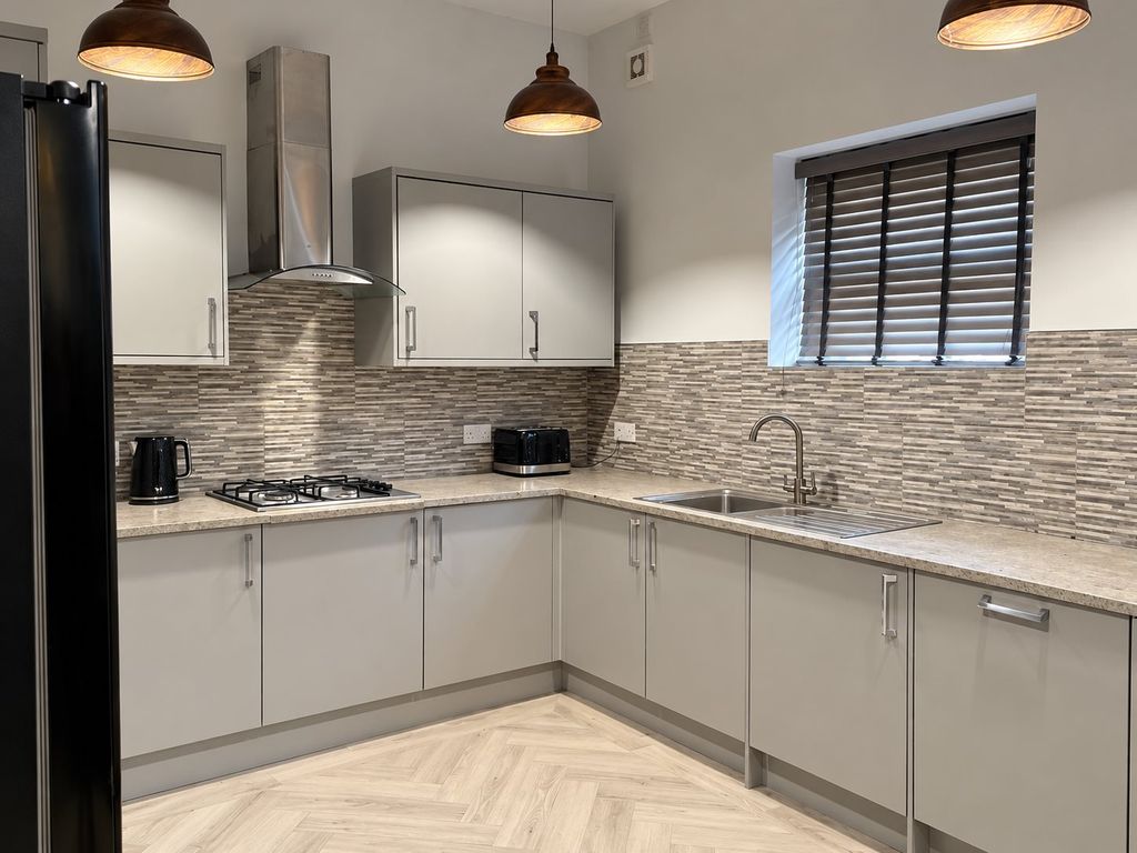 Property photo 3 of 15 Kitchen