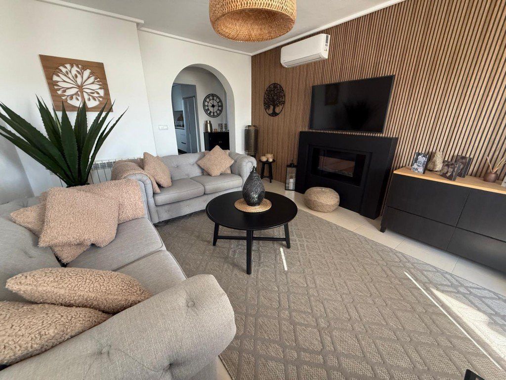 Property photo 1 of 30