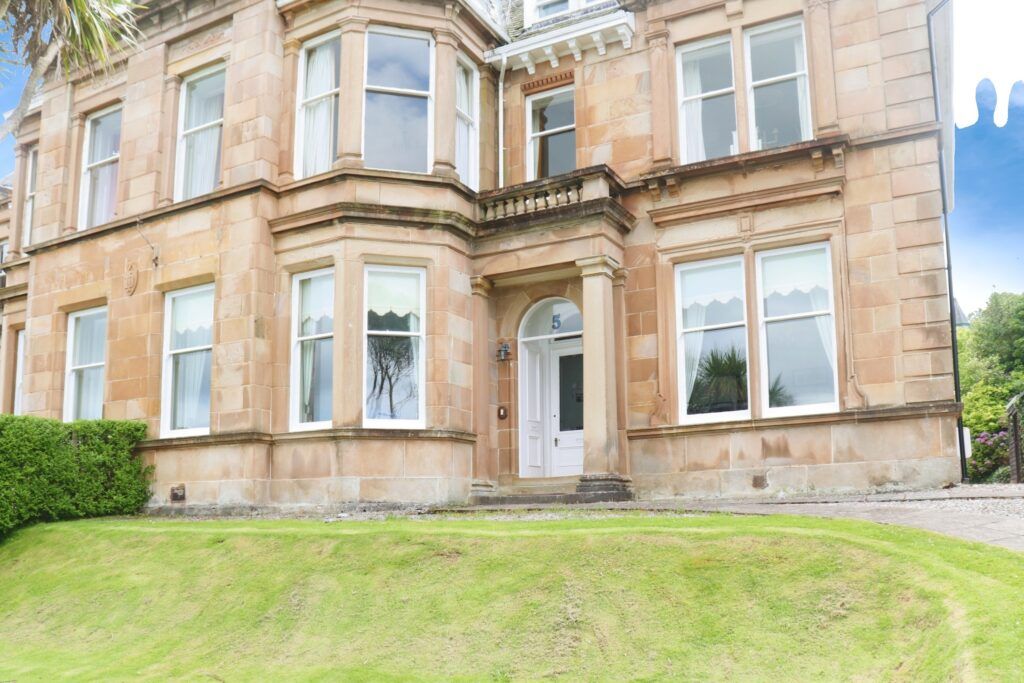 Property photo 2 of 28