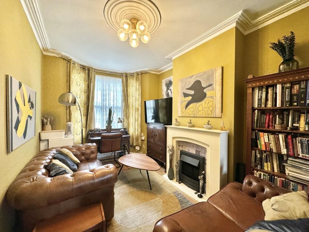 Property photo 2 of 15 Thumbnail_Img_6731.Jpg