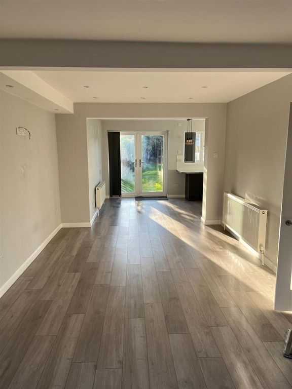 Property photo 2 of 22 Fd565077-7693-4E14-958F-24d6Cfbfb245.Jpg