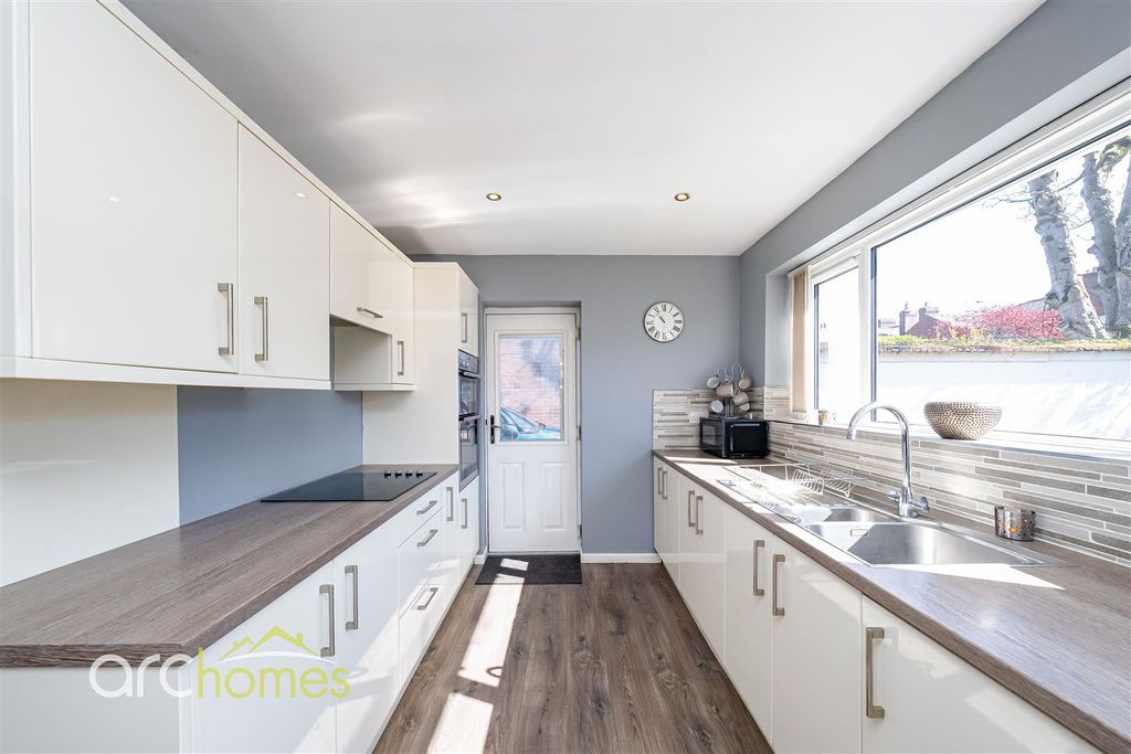 Property photo 3 of 21 Hesketh-8.Jpg