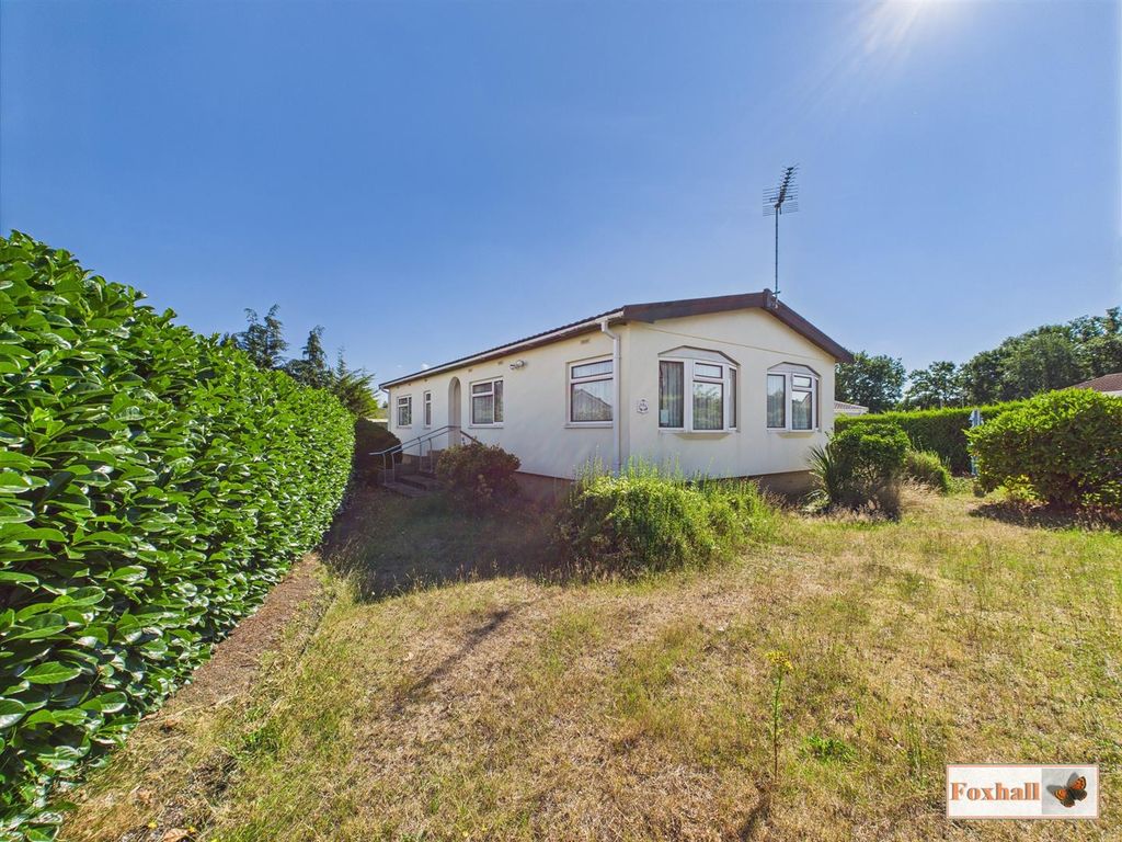 Property photo 1 of 17 Gardens