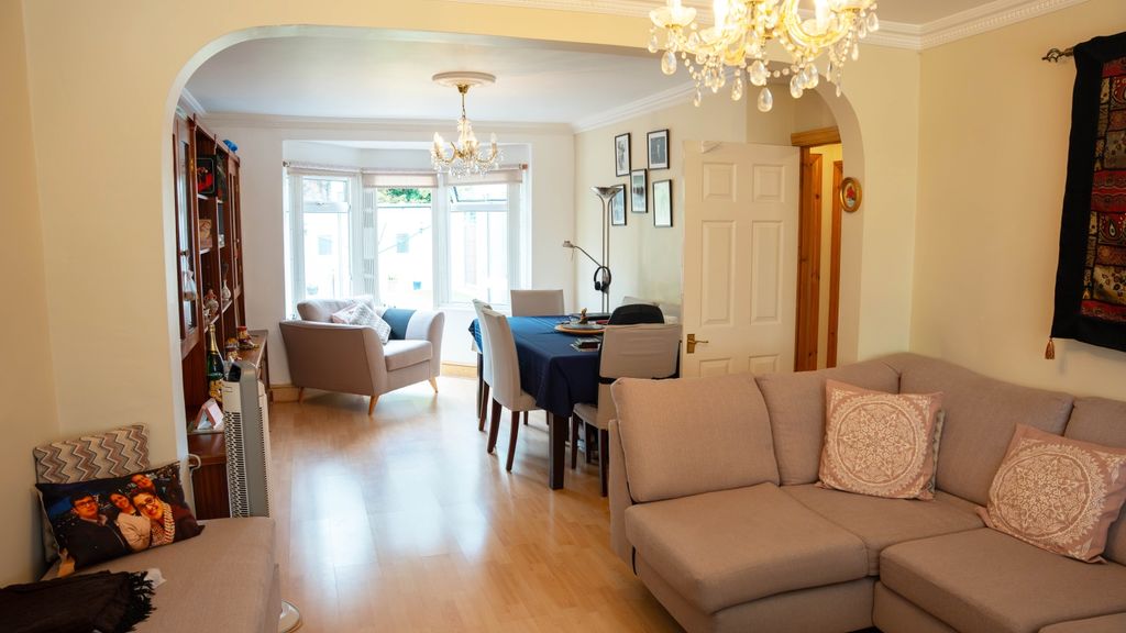 Property photo 3 of 12 Dsc02586 Copy