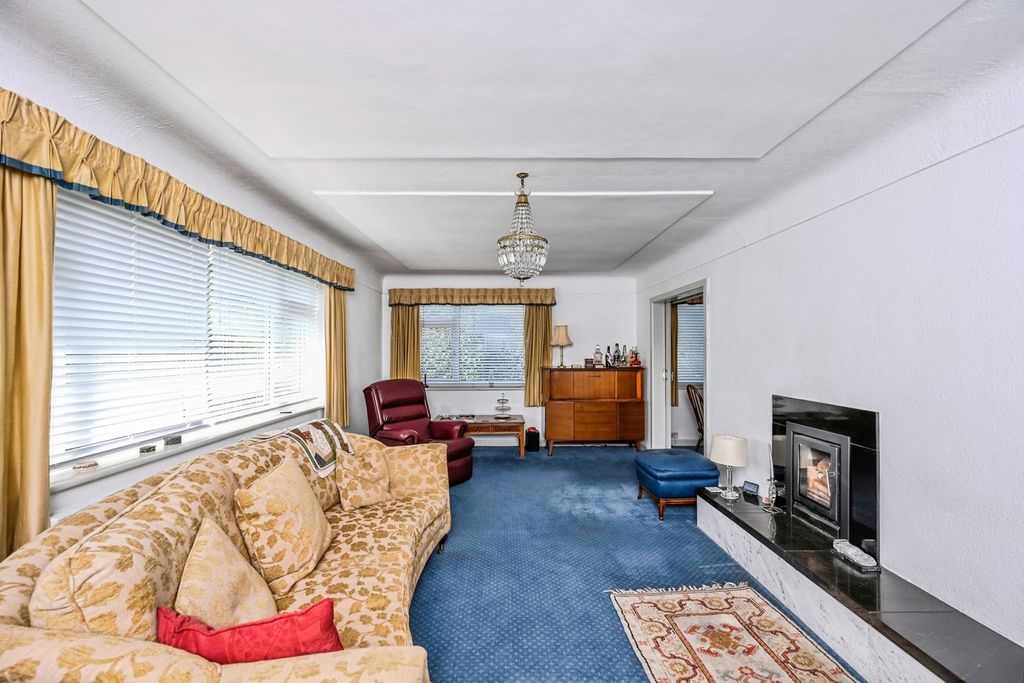 Property photo 2 of 17 Photo
