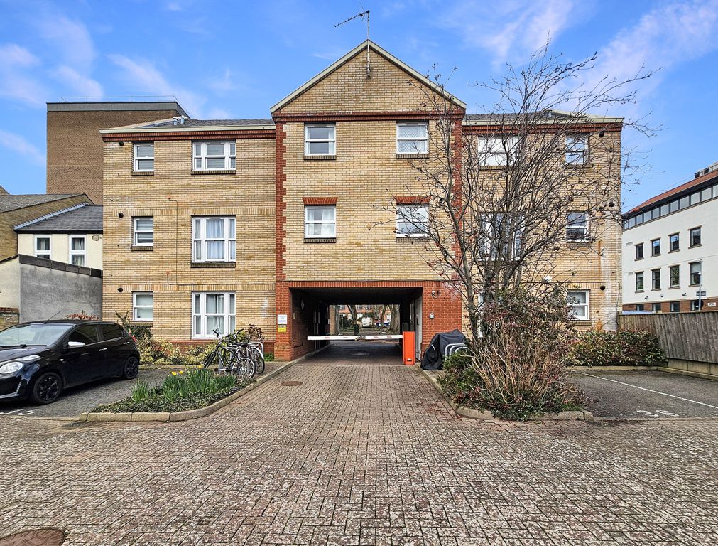 Property photo 1 of 10 Cropped