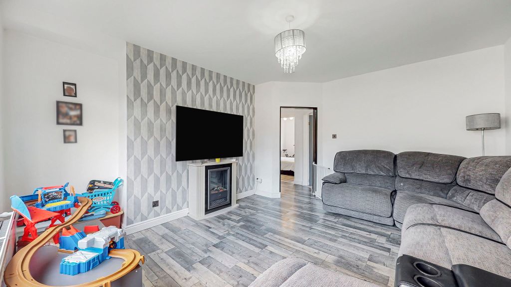 Property photo 3 of 18 6