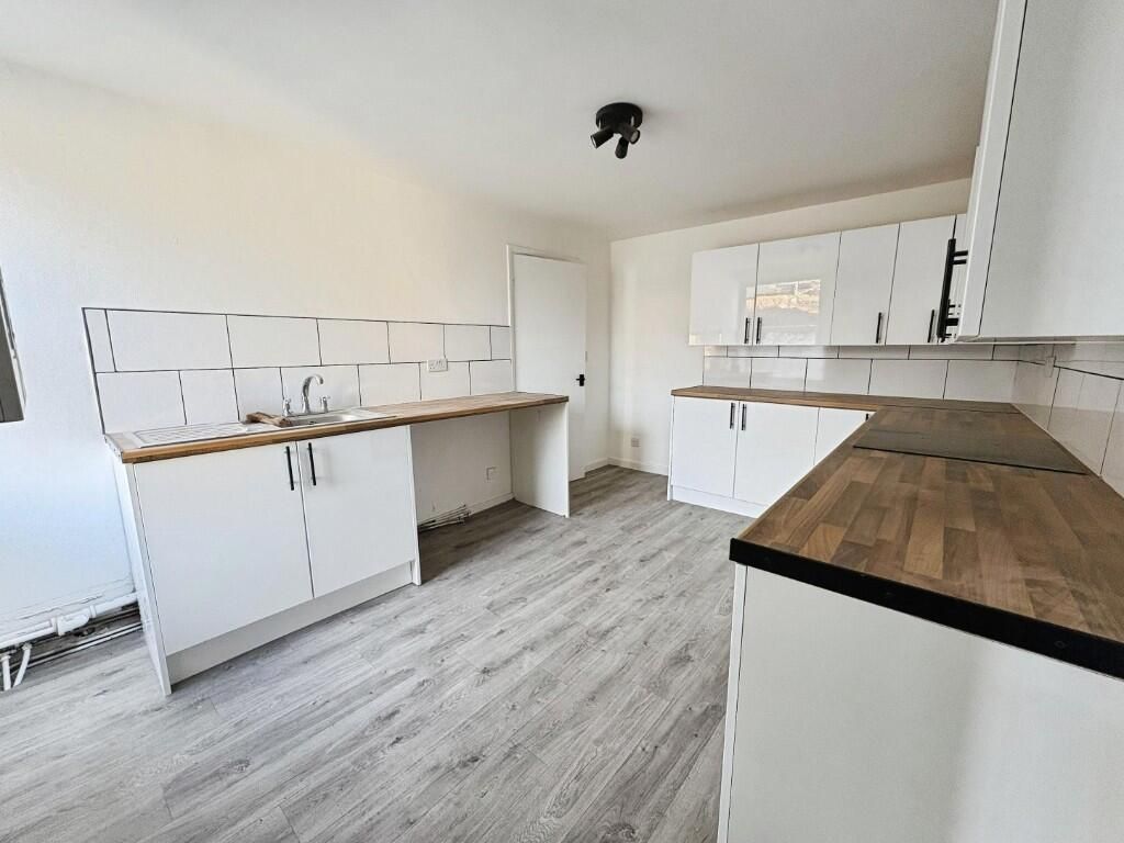 Property photo 3 of 9 291653_Tf1Pp_Img_11_0000.Jpeg