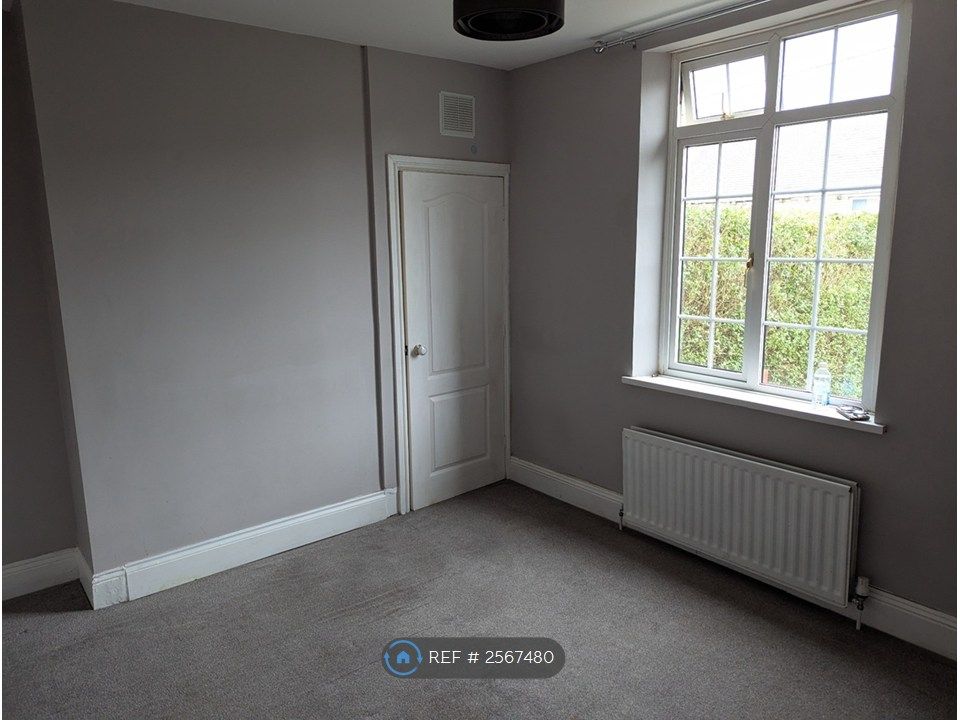 Property photo 3 of 11 Dining Room