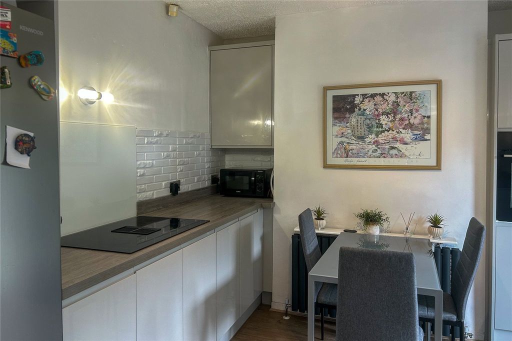 Property photo 3 of 16 Kitchen