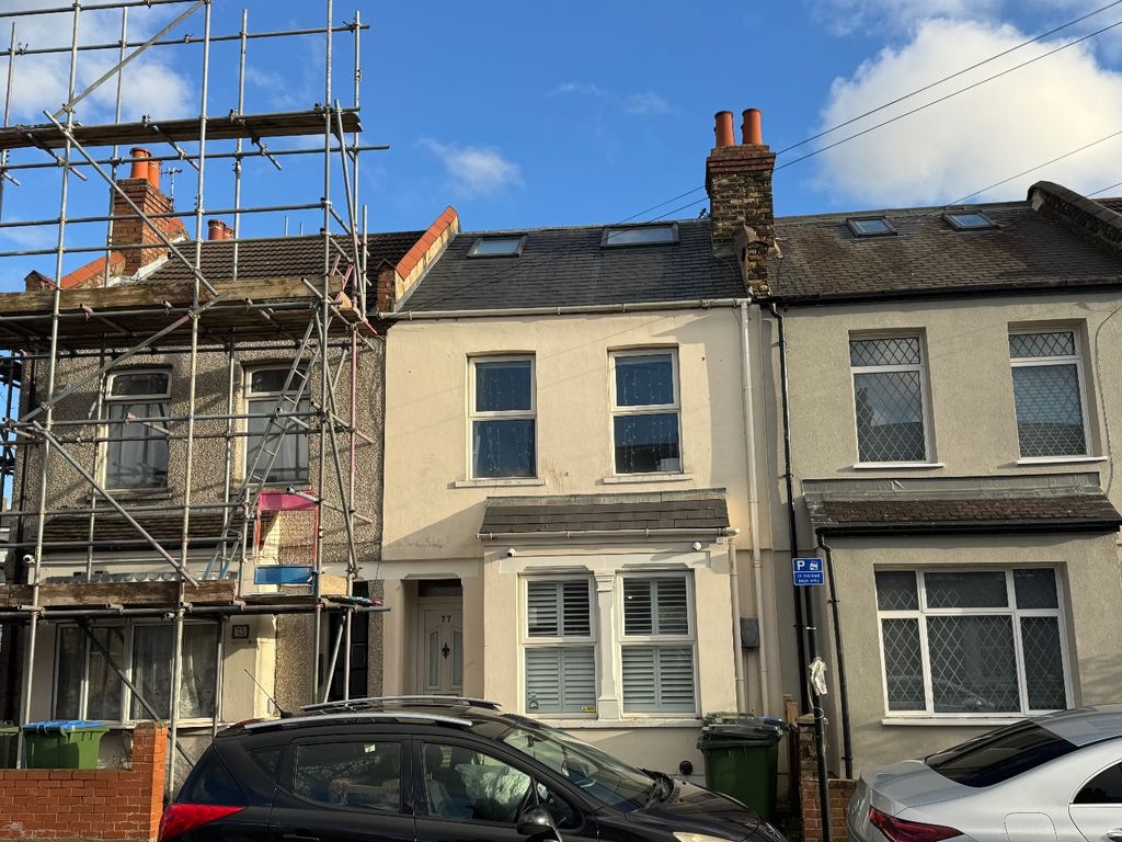 Property photo 1 of 13 4595753