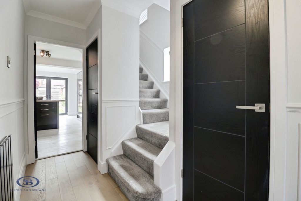Property photo 2 of 25 Pbox-Img.Jpg