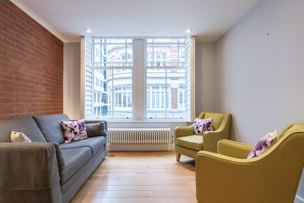 Property photo 2 of 23 104-69-72-Long-Acre-22.Jpg