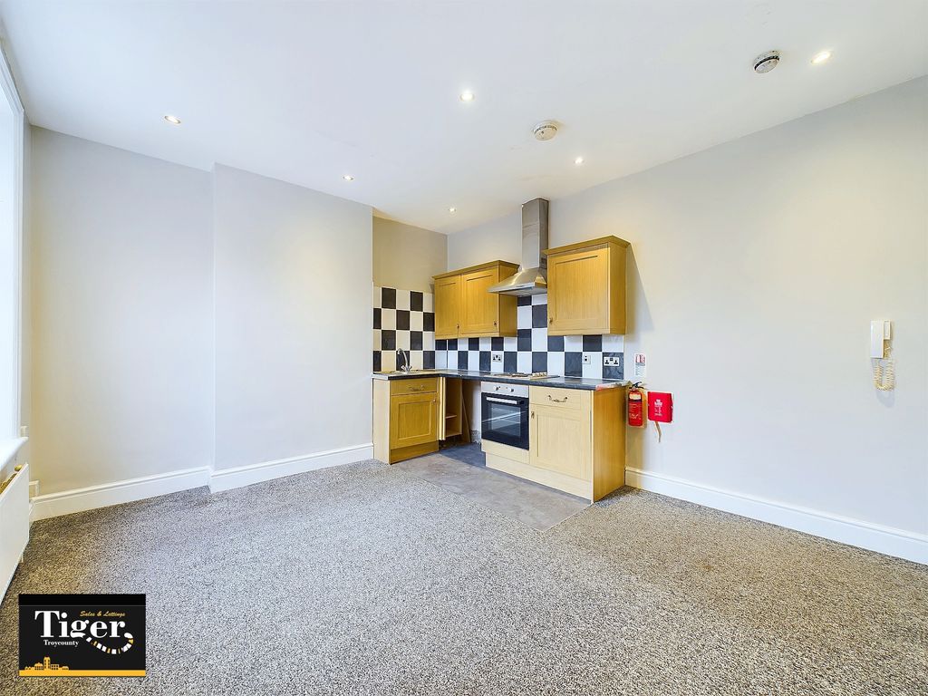 Property photo 3 of 5 Cam02176G0-Pr0443-Still002