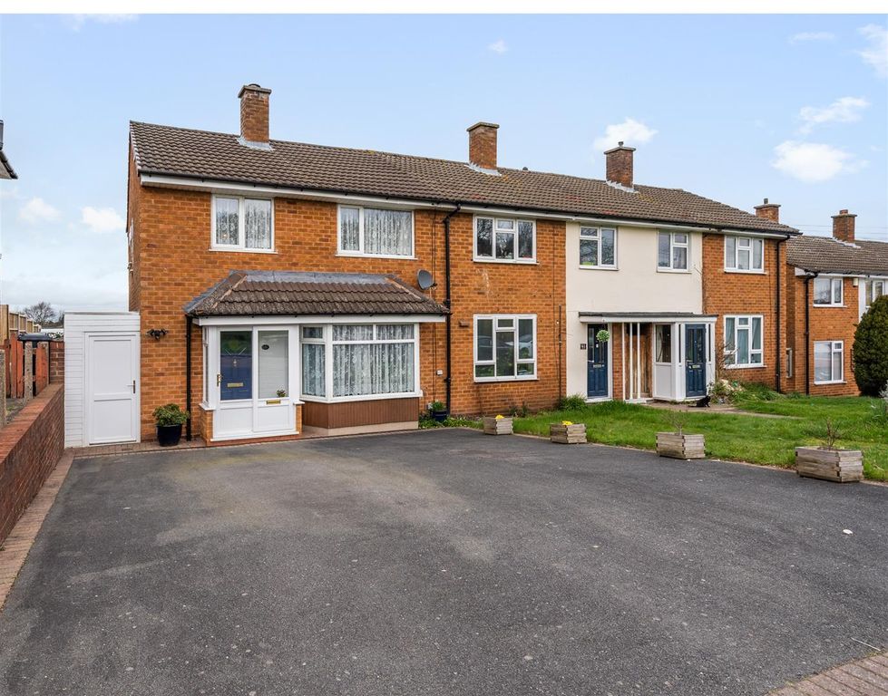 Property photo 1 of 11 39 Hobs Meadow_17.Jpg