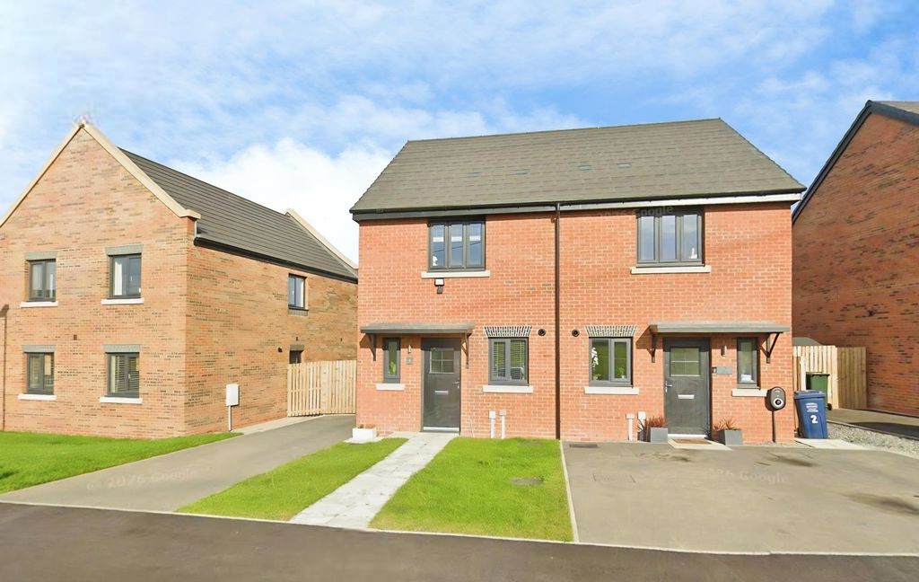 Property photo 1 of 11 Photo 13