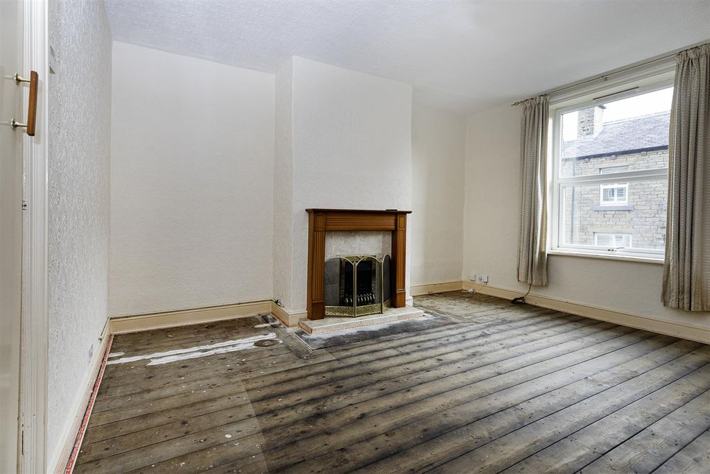 Property photo 3 of 22 Living Room