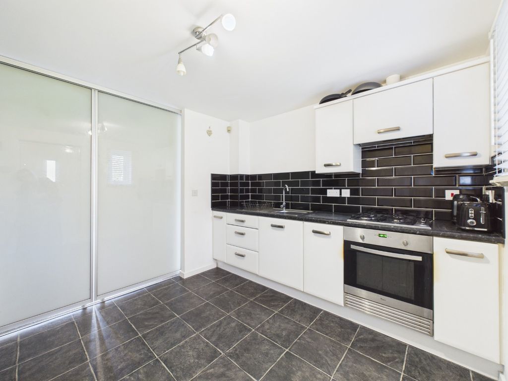 Property photo 3 of 17 4917259