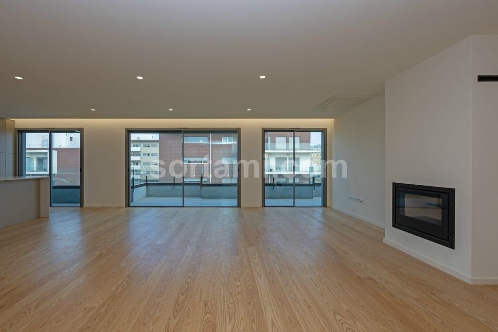 Property photo 2 of 48
