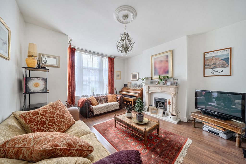 Property photo 3 of 13 1469258-1-6A22Cce...