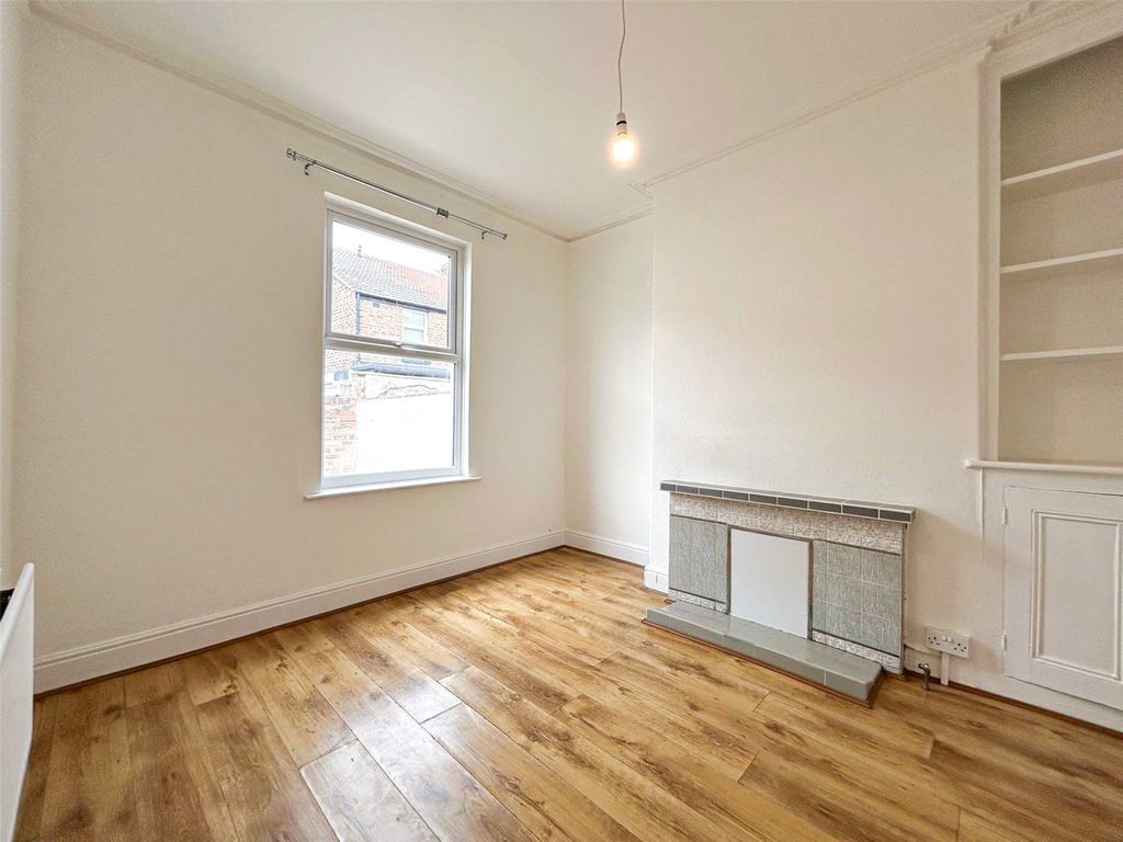 Property photo 3 of 10 Dining Room