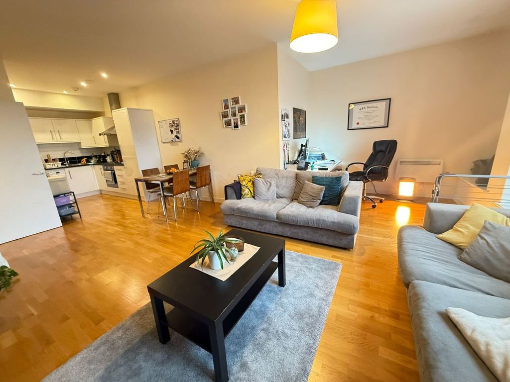 Property photo 2 of 12