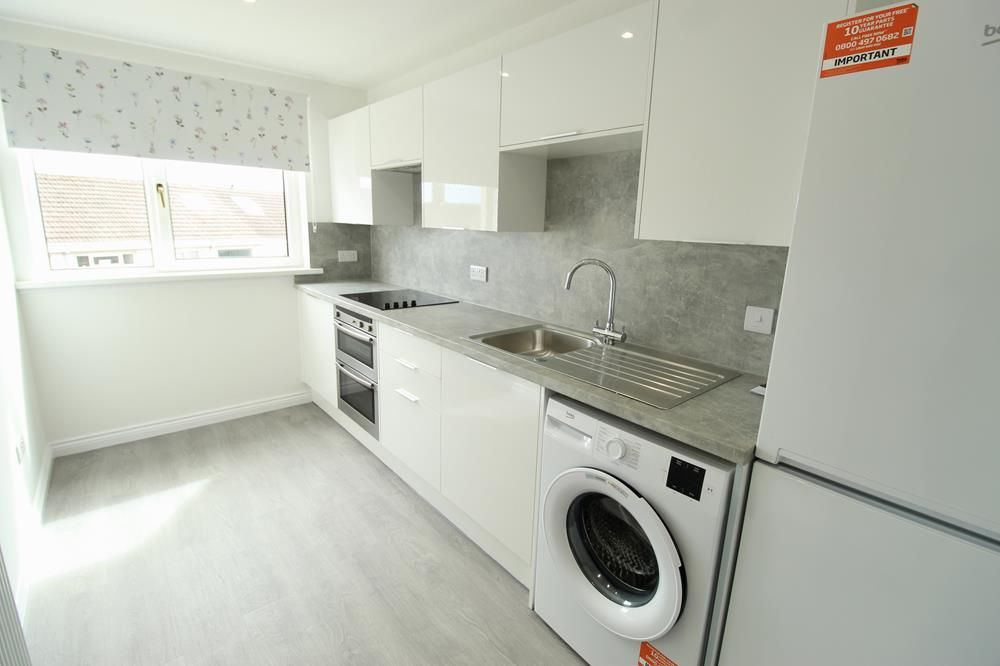 Property photo 3 of 9 Kitchen