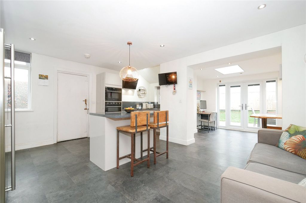 Property photo 2 of 21 Picture No. 02