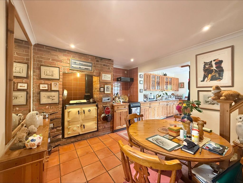 Property photo 3 of 16