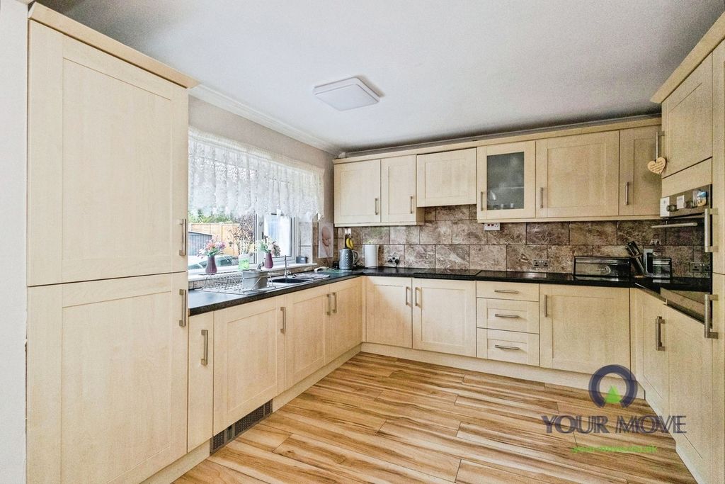 Property photo 2 of 10 Pbox-Img.Jpg