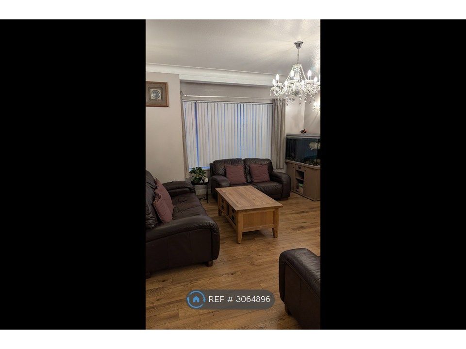 Property photo 3 of 33