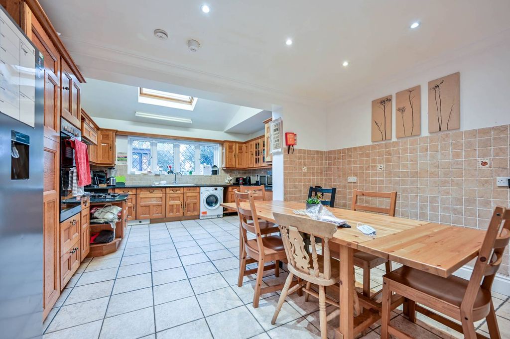 Property photo 2 of 13