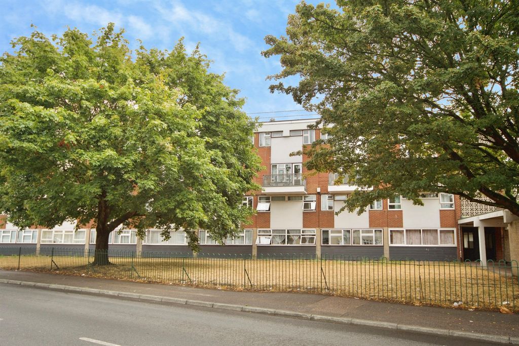 Property photo 3 of 22