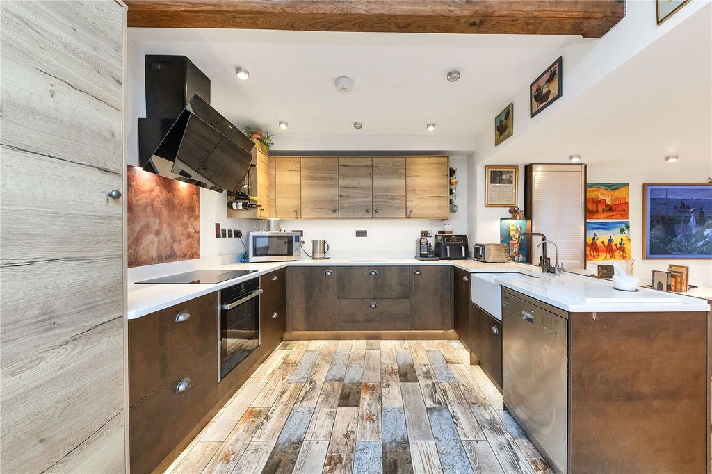 Property photo 2 of 18 Picture No. 03