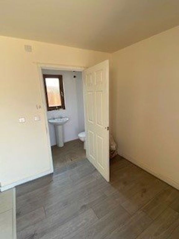 Property photo 3 of 3