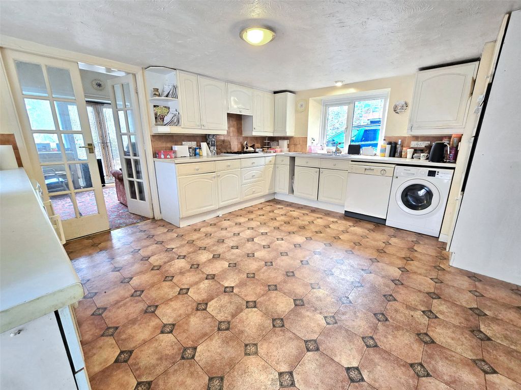 Property photo 2 of 15 Kitchen